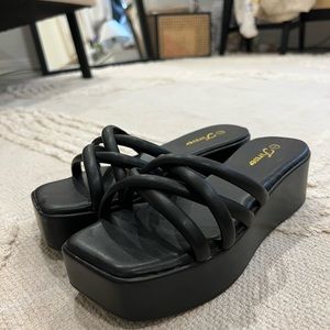 Platform sandals